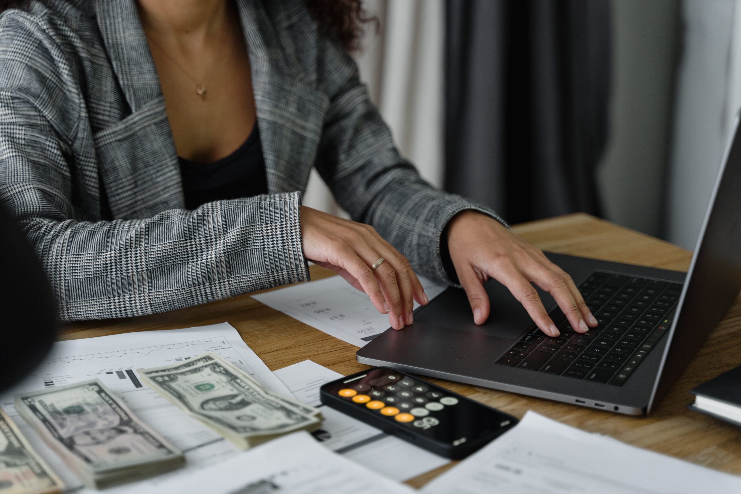how much to invest in real estate